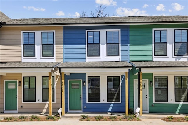 multi unit property with a porch