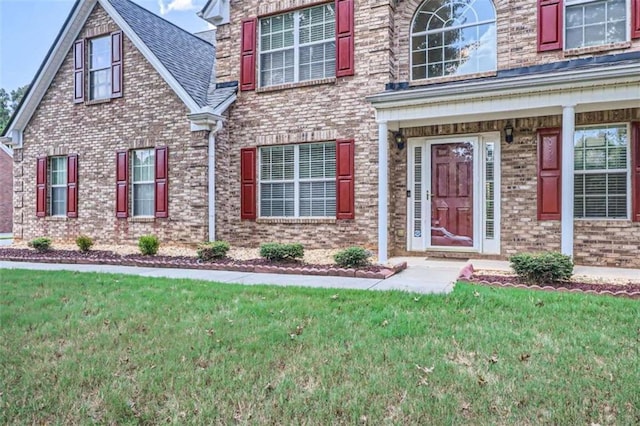 view of front of property with a front yard