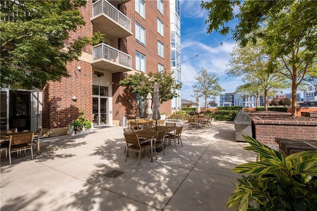 view of patio / terrace featuring an outdoor kitchen