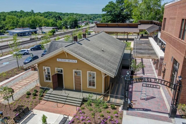 5587 Spring St, Flowery Branch, GA 30542 - exterior space