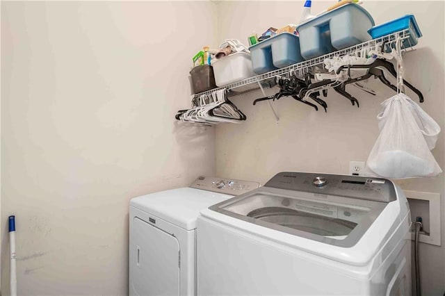 250 Brianna Blvd, Calhoun, GA 30701 - washroom featuring washer and clothes dryer