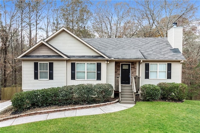 view of front of property with a front yard