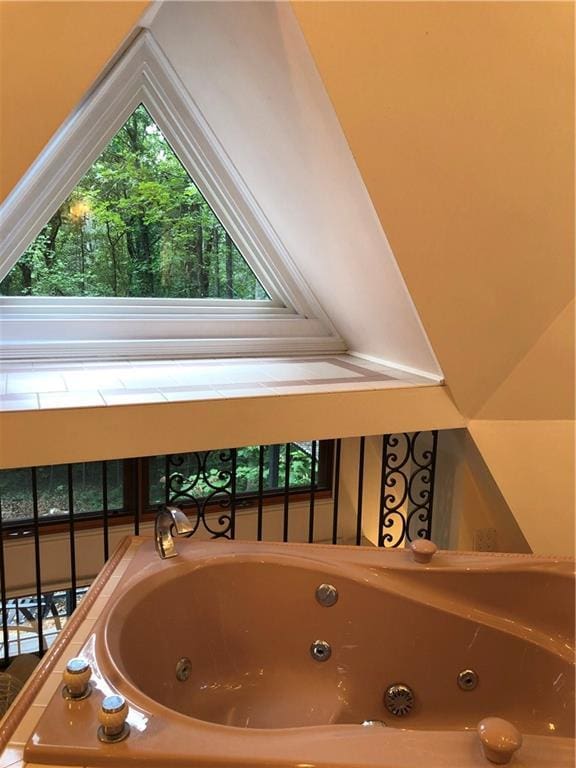 5015 Wright Bridge Rd, Cumming, GA 30028 - full bath featuring a jetted tub