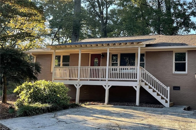 view of front of house featuring a porch