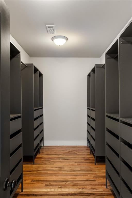 1354 Mcpherson Ave SE, Atlanta, GA 30316 - spacious closet featuring light wood-style floors