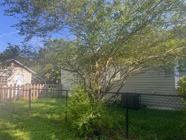 3101 E Point St, Atlanta, GA 30344 - view of yard