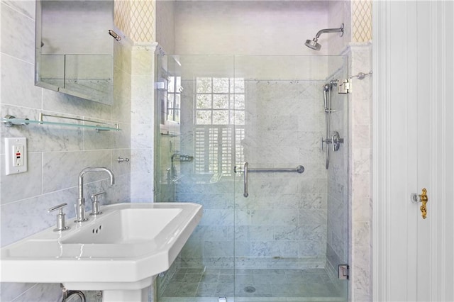401 Peachtree Battle Ave NW, Atlanta, GA 30305 - full bathroom featuring a sink, a stall shower, and tile walls