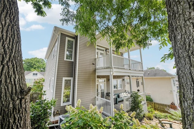 218 S Ave SE, Atlanta, GA 30315 - back of property featuring a balcony