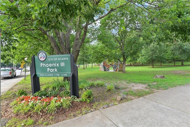 218 S Ave SE, Atlanta, GA 30315 - view of home's community featuring a yard