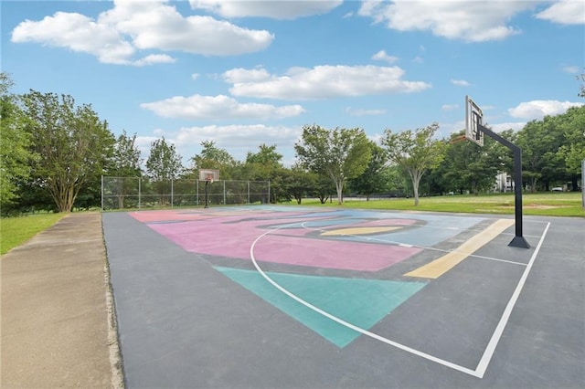 218 S Ave SE, Atlanta, GA 30315 - view of sport court featuring community basketball court and view of scattered trees