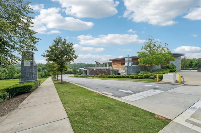 218 S Ave SE, Atlanta, GA 30315 - view of home's community with a lawn