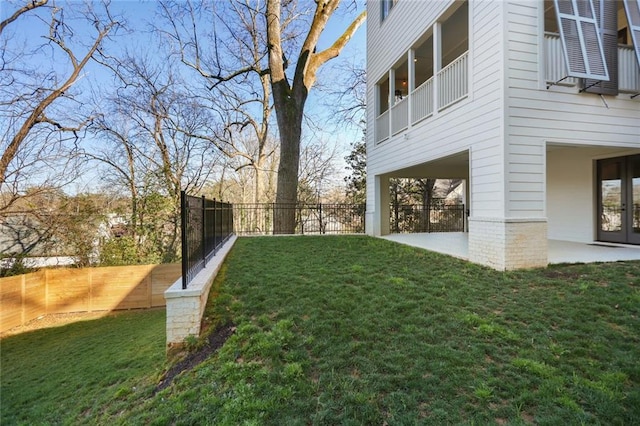 1068 Amsterdam Avenue Ne, Atlanta, GA 30306 - view of yard with a patio area