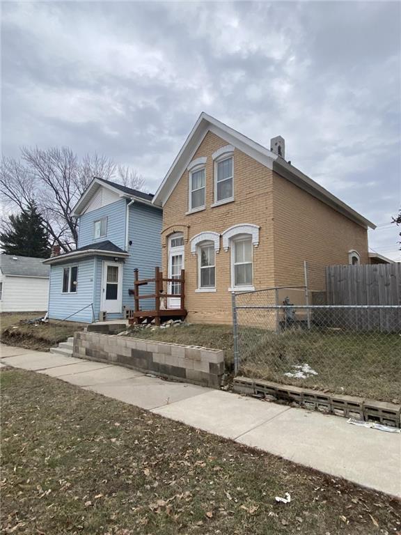 536-538 Sherburne Ave, Saint Paul, MN 55103 - view of front of property featuring a deck