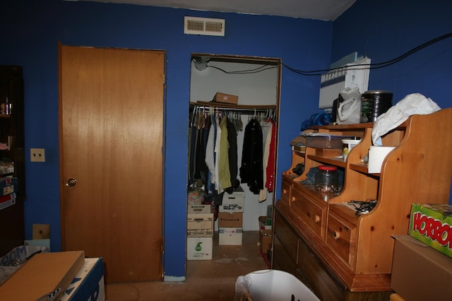 bedroom with a closet