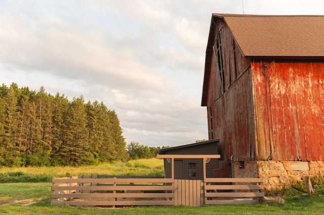 view of outdoor structure