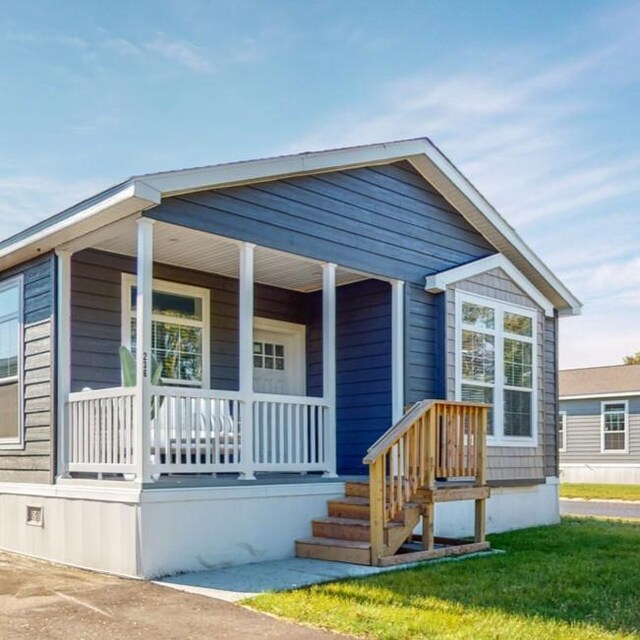 view of front of property with covered porch