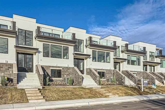 view of front facade