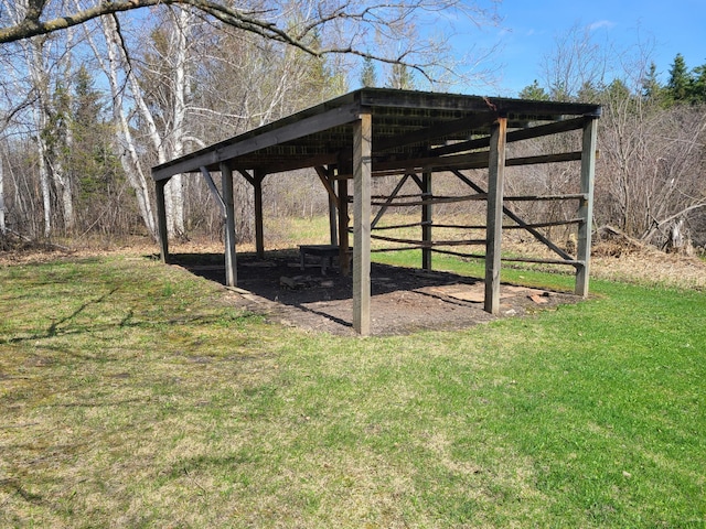 exterior space featuring a lawn