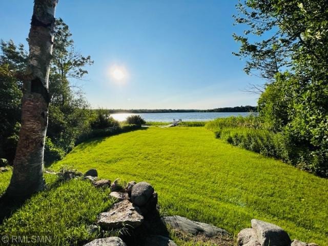 view of yard featuring a water view