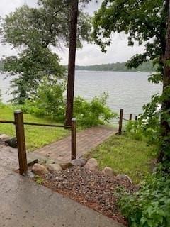 view of yard featuring a water view