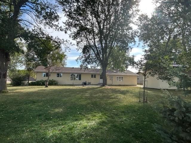306 9th St, Westbrook, MN 56183 - view of grassy yard