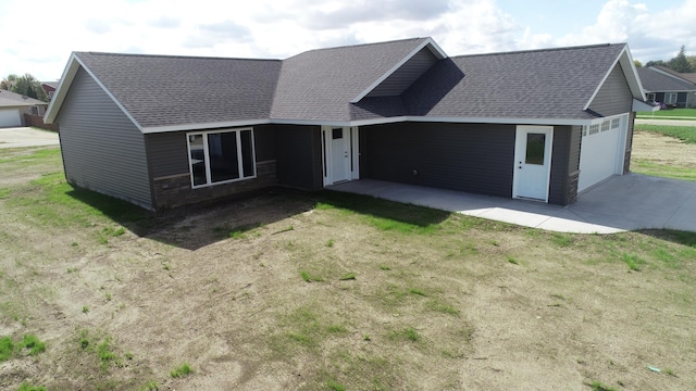 view of front of house with a front yard