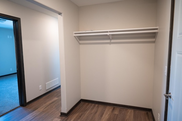 2214 Red Bird Ln, Fairmont, MN 56031 - view of closet
