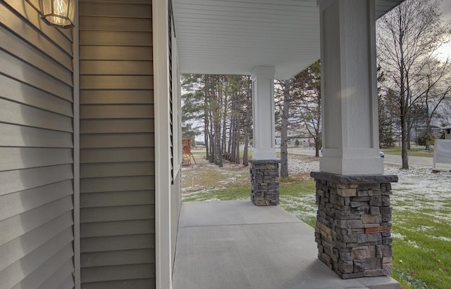 view of patio / terrace with covered porch