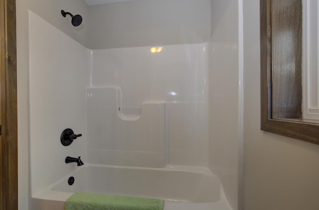 bathroom featuring shower / tub combination