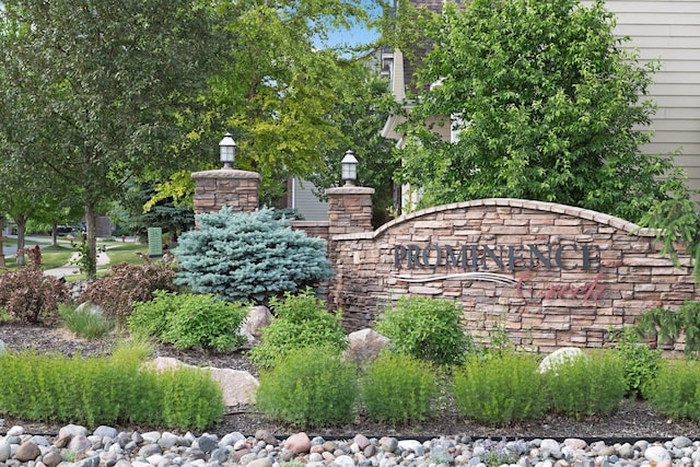 view of community / neighborhood sign