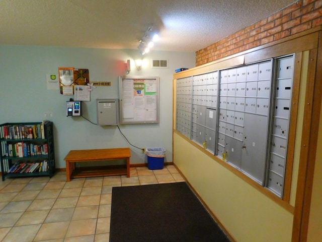 view of home's community featuring a mail area