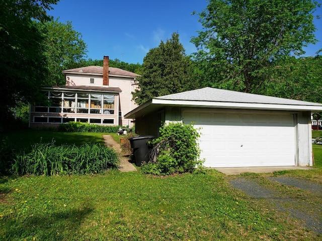 view of front of property with a front yard