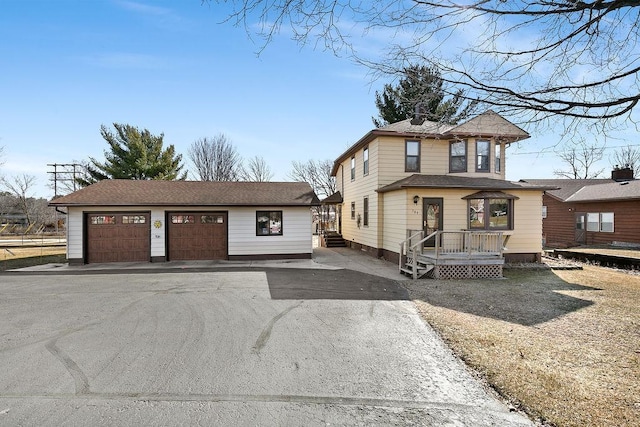 view of front facade with a garage