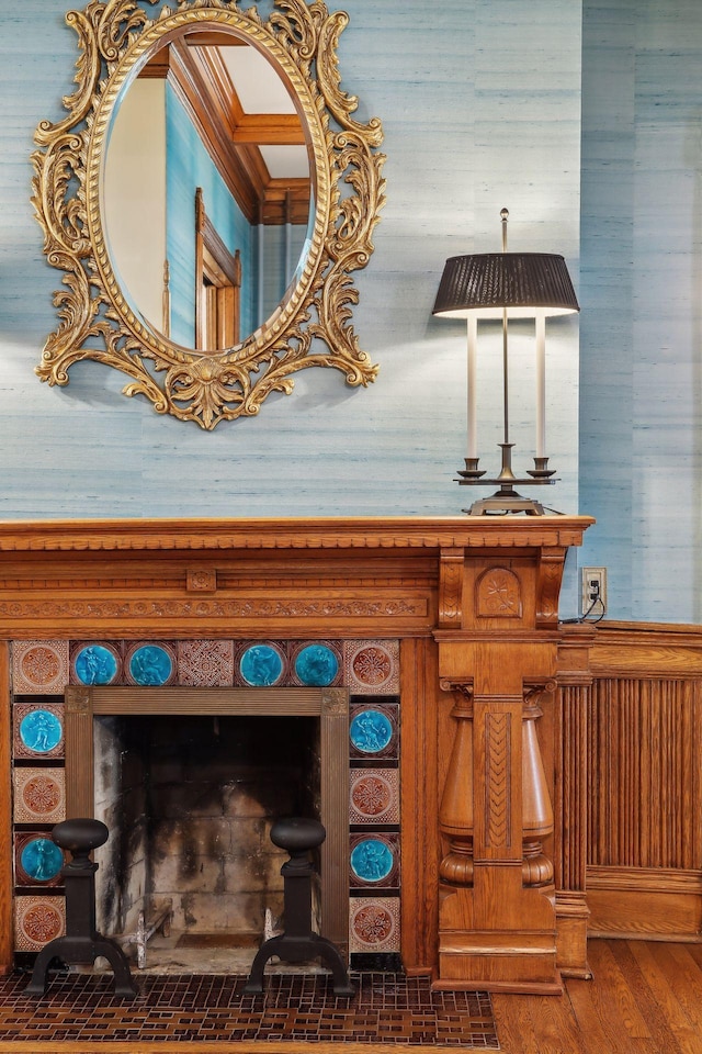 interior details featuring hardwood / wood-style flooring