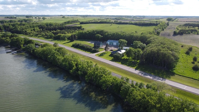 bird's eye view featuring a rural view and a water view