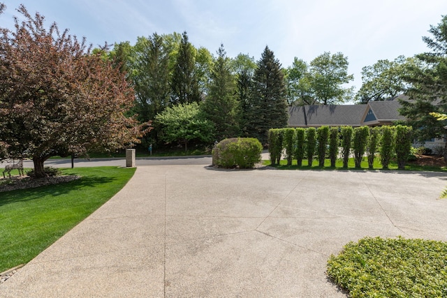 exterior space featuring a lawn