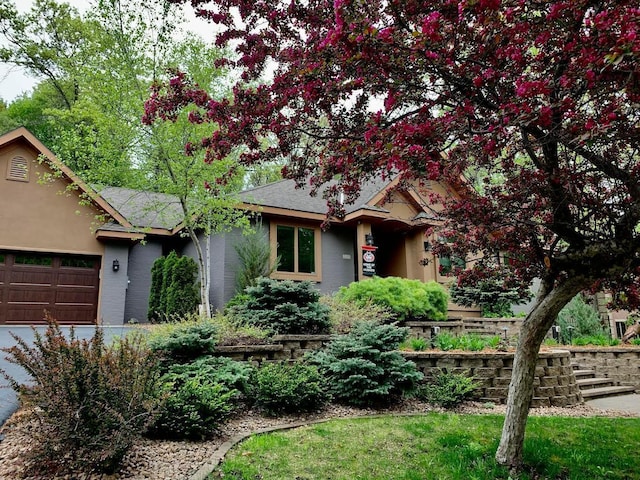 view of front of house featuring a garage