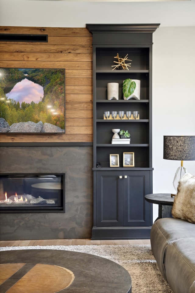 935 Lakewood Hills Rd, Eagan, MN 55123 - living room featuring a glass covered fireplace