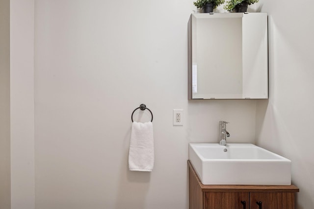 1503 Sheridan Ave N, Minneapolis, MN 55411 - bathroom featuring vanity
