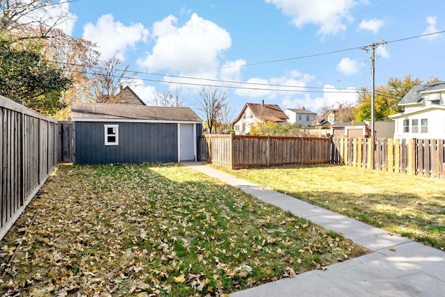 view of yard featuring a storage shed