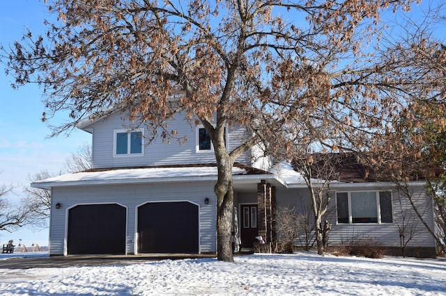 view of front facade featuring a garage