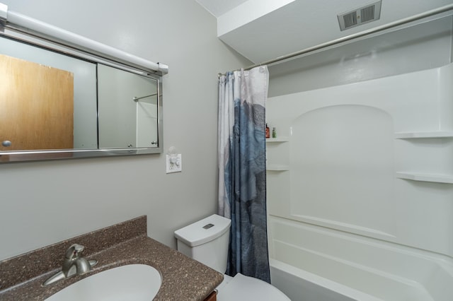 full bathroom with toilet, vanity, visible vents, and shower / tub combo with curtain