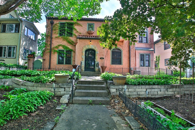 view of mediterranean / spanish-style house