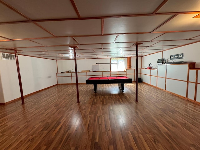 playroom with visible vents, billiards, baseboards, and wood finished floors