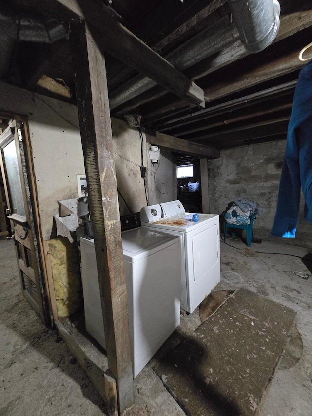 basement with washer and dryer