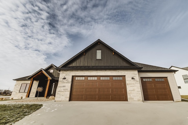 view of front facade with a garage