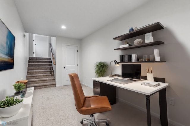 office area featuring recessed lighting, carpet, and baseboards