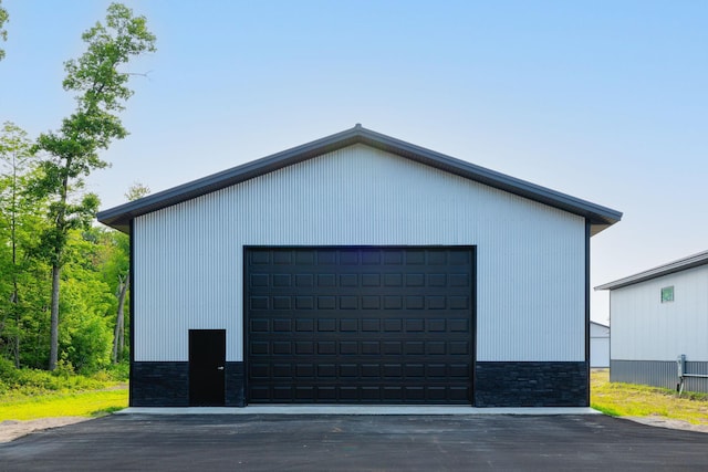view of detached garage