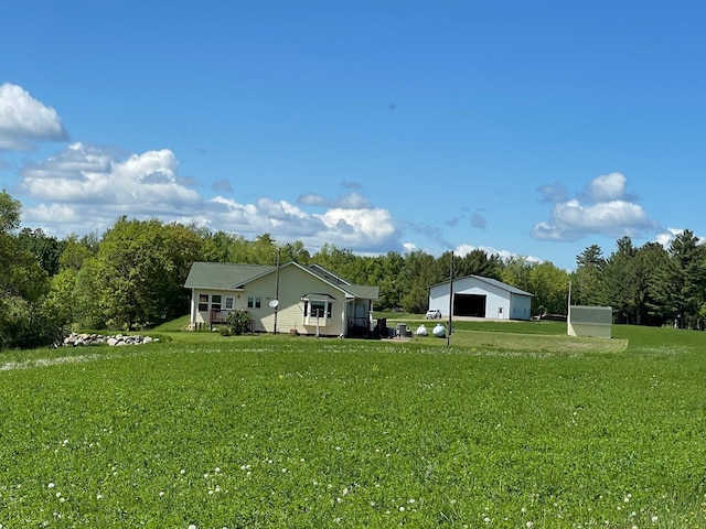 exterior space featuring a lawn