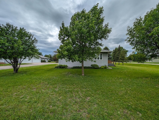 815 6th Ave NE, Perham, MN 56573 - view of green lawn